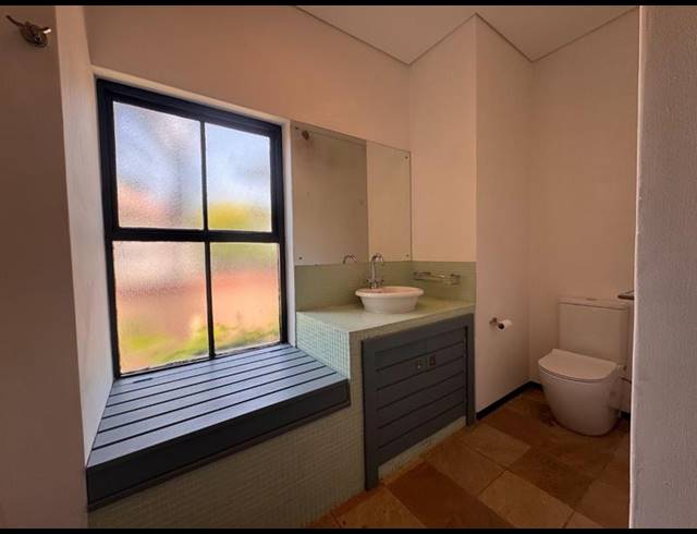 6 BEDROOM TOWNHOUSE FOR SALE IN DAINFERN